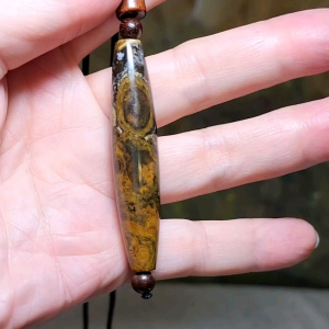 59.3mm Tibetan Meng Tianzhu Natural Eyes 3 Eyes Dzi pendant 59.3毫米九眼页岩蒙天珠天眼三眼吊坠