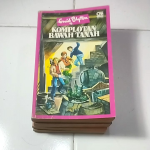 Novel Enid Blyton Seri Komplotan