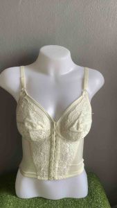 Wacoal 3 สี เสื้อชั้นสเตย์ กระชับสัดส่วน ไร้โครง ฟองบาง ตะขอด้านใน มีซิป ด้านหน้า ปิดทับ อีกชั้น