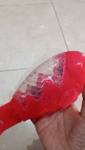 Mainan anak ikan batrei jalan lampu swara dengan warna warna yang menarik