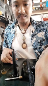 ไม้ครู 4 in 1 ถอดประกอบได้ทุกชิ้นใส่ตะกรุดมวลสารได้ซ่อนใบพระขรรค์ด้านในพร้อมไม้จานอักขระได้