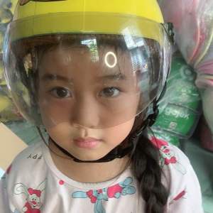 Nón bảo hiểm trẻ em có kính 2-8 tuổi