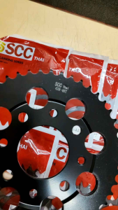 SCC 2 IN 1 RS150/WAVE100R / WAVE125 / DASH110/DASH125/ ALPHA/ FUTURE / RS150 Front & Rear Sprocket Spoket Belakang 428 BLACK DEPAN BELAKANG