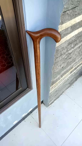 Tongkat Jalan Kayu Kelor Emas Model Habib H445