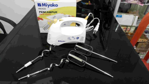 MIYAKO Hand mixer HM 620 mixer miyako pengocok adonan kue miyako