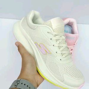 SKECHERS GO WALK DISTANCE X GOOD YEAR