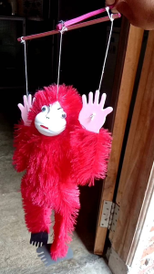 Mainan Anak Monyet Joged: Boneka Edukatif & Tahan Lama