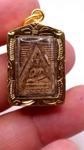 K275 พระสมเด็จ หลวงพ่อสด วัดปากน้ำ พระผงของขวัญ เนื้อเก่า ปี 65 กรอบทองไมครอน ขนาด 2.0 x 3.0 ซม. พร้อมส่ง