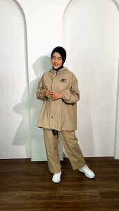 Jas Hujan Dewasa Tebal dan Kuat Elastis Tahan Air dan Hujan Bahan Karet PVC by AZR