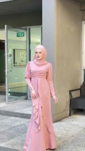 ชุดเดรชผ้าเปเป้แต่งจีบผ้าเฉรียง