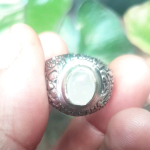Batu Akik Putih Natural Amethies