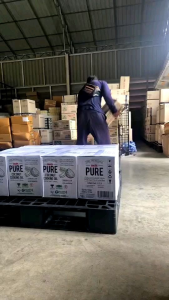 น้ำมันเมล็ดในปาล์มตราดอกไม้ หรือน้ำมันบัวถุง 1 ลิคร