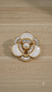 The Brooch Factory 1pc Kerongsang Klip Tudung Premium Rose Crystal Clip Brooch Hijab Muslimah K3537