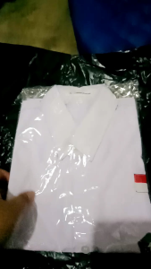 kmeja seragam sekolah lengan panjang SMP.. bahan oxspor/katun