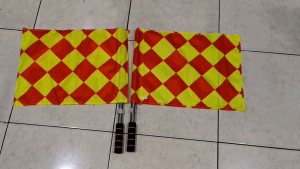 Bendera Wasit Sepak Bola: Perlengkapan Penting dalam Pertandingan