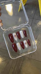 เล็บเจลสีแดงเชอรี่สวยมากสีขับผิว เล็บปลอมสีเจลแท้ทรงแหลมยาวกลางเพ้นท์โบว์