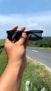 Kacamata Baca Progresif Photochromic Anti Radiasi: Manfaat & Cara Menggunakannya