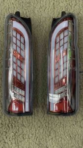 ไฟท้ายแต่ง รถตู้ โตโยต้า Commuter ลาย บาร์วาเลนติ ไฟเลี้ยววิ่ง โคม LED ปี 2010-2018 สีหนังสือ ตัวแทนประสบการณ์ซอฟต์แวร์