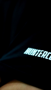 Kaos Oversized Huntercutz Tribal: Desain Unik & Nyaman untuk Santai