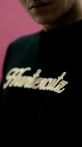 T-shirt pria regular simple huntercutz orange font