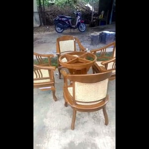 Kursi Teras Tamu Betawi Lenong Model Klasik Kayu Jati Kombinasi Rotan dan Meja Marmer