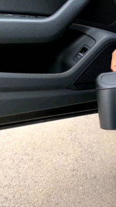 ถังขยะแขวนในรถยนต์ ใบเล็กกระทัดรัดใช้งานง่าย