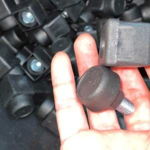 ชุดปรับระดับขาโต๊ะ 4 ตัว ตัวเมีย ราคา ฐานสี่เหลี่ยม ขาเกลียวปรับระดับ (โต๊ะ) สินค้า