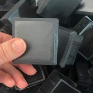 พลาสติกรองขาโต๊ะ 2x2 นิ้ว สี เหลี่ยม สองฝาครอบเหล็กกล่อง พลาสติกรองขาโต๊ะ ฝาอุดเหล็กกล่อง จุกอุดเหล็กกล่อง