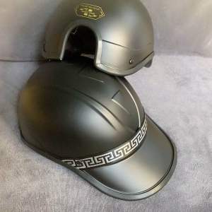 Nón bảo hiểm kết màu đen đai mới