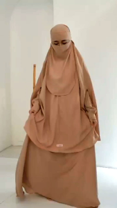 Gamis Syari Set Hijab Nabila: Bahan Wolfis & Desain Elegan