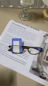 T1910แว่นสายตายาวกรองแสงสีฟ้า ใช้อ่านหนังสือ น้ำหนักเบา ขาแว่นงอได้