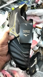 รองเท้าฟุตบอล Mizuno MORELIA NEO III Japan สตั๊ดหนังแท้ ใส่ไม่พอดีเปลี่ยนไซส์ได้สินค้าใช้เวลาเดินทาง 2-3 วัน มีเก็บเงินปลายทางได้