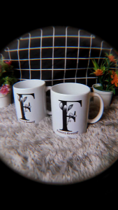 Mug Inisial Nama Tema Daun Floral - Custom Nama