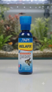 API Melafix 118ml - All-Natural Antibacterial Fish Treatment for Fin Rot Open Wounds & Diseases in Freshwater and Saltwater Aquariums