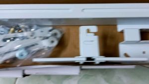 Giá treo máy chiếu mini co giãn 60cm ra 1m1