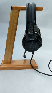 Stand Headphone Gantungan Hanger Tempat Earphone Headset Bahan Kayu / Gantungan Headset Headphone