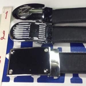 เข็มขัดหัวไฮโซแบบสุภาพขนาด35มมเนื้อซิ้งค์สีนิเกิลสายพียูยาว44”สีดำ