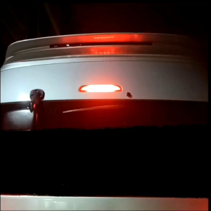 กล่องสเต็ปไฟเบรคดวงที่ 3 รถตู้ toyotaเวนจูรี่ (ปลั๊กตรงรุ่น)