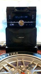 máy phát nhạc liền công suất Toyota Inova. tính năng bluetooth/aux in 3.5/ usb/cd mp3/Radio. lắp chung cho mọi loại xe.