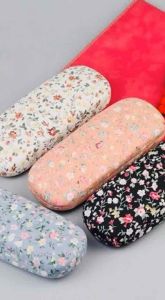 กล่องใส่แว่นตาเกรด ลายดอกไม้ - ผลิตจากผ้าลินินลายดอกไม้