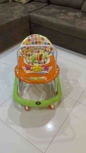 Np Toys ผ้าเล่นเด็ก รถหัดเดิน เจ้าผึ้งน้อย, สวยๆ และมีเสียงดนตรี ปรับระดับได้ No.02B