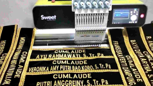 (1 hari jadi) Selempang Slempang Wisuda Custom  beludru  list Renda /Selempang slempang Bordir nama / sash /selendang wisuda