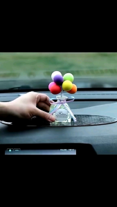 Couple With Dog Winter Pajangan Hiasan Aksesoris Interior Mobil Cute Lucu