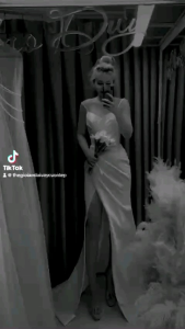 Váy cúp đi bàn xẻ đùi tôn dáng