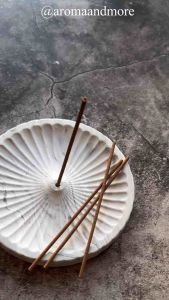 Aroma&More Cedar Incense Sticks- ธูปหอมซีดาร์แบบก้าน กลิ่นหอมนุ่มอบอุ่น สงบและผ่อนคลาย ยาว 10.5/21 CM