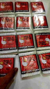1PK/ 12 BUNGKUS COTTONBUDS MEREK TOP / KOREK KUPING MEREK TOP BERKUALITAS ISI BANYAK AMAN DAN NYAMAN UNTUK DIPAKAI ANAK DAN DEWASA