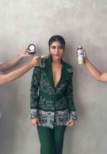 NARA BLAZER TENUN - BAJU TENUN FORMAL\\n\\n Apa itu NARA BLAZER TENUN?\\n\\nNARA BLAZER TENUN adalah baju formal tenun yang dirancang dengan desain blazer tenun elegan. Baju ini cocok digunakan untuk acara-acara formal seperti pesta, resepsi, dan pernikahan. NARA BLAZER TENUN hadir dengan kualitas tinggi, menjadikannya pilihan yang tepat untuk pria yang mencari baju tenun formal.\\n\\n Mengenal Baju Formal untuk Acara Formal\\n\\nBaju formal seperti NARA BLAZER TENUN sangat penting untuk acara-acara formal. Baju ini tidak hanya memberikan penampilan yang rapi dan elegan, tetapi juga menghargai tradisi dan budaya yang terkait dengan acara tersebut. NARA BLAZER TENUN dirancang dengan detail yang cermat, memastikan bahwa setiap detail mendukung penampilan yang sempurna.\\n\\n Keunggulan Blazer Tenun Kualitas Tinggi\\n\\nNARA BLAZER TENUN menonjolkan keunggulan blazer tenun kualitas tinggi. Bahan yang digunakan dalam pembuatan blazer ini sangat halus dan nyaman, membuatnya mudah dipakai dalam waktu lama. Selain itu, desain blazer ini sangat elegan dan modern, menjadikannya pilihan yang tepat untuk pria yang mencari penampilan yang modis.\\n\\n Memahami Nara Blazer Tenun Formal\\n\\nNara Blazer Tenun Formal adalah baju tenun pria yang dirancang khusus untuk acara-acara formal. Baju ini tidak hanya memberikan penampilan yang rapi dan elegan, tetapi juga menunjukkan kepedulian terhadap budaya dan tradisi yang terkait dengan acara tersebut. Nara Blazer Tenun Formal hadir dengan desain blazer tenun elegan, menjadikannya pilihan yang tepat untuk pria yang mencari baju tenun formal.\\n\\n Mengapa Memilih NARA BLAZER TENUN?\\n\\nNARA BLAZER TENUN adalah pilihan yang tepat untuk baju tenun pria karena kelebihan desain blazer tenun elegan yang ditawarkannya. Baju ini tidak hanya memberikan penampilan yang rapi dan elegan, tetapi juga menunjukkan kepedulian terhadap budaya dan tradisi yang terkait dengan acara tersebut.\\n\\n Kenapa Pilihan Tepat untuk Baju Tenun Pria\\n\\nNARA BLAZER TENUN adalah pilihan yang tepat untuk baju tenun pria karena keunggulan blazer tenun kualitas tinggi yang ditawarkannya. Baju ini tidak hanya memberikan penampilan yang rapi dan elegan, tetapi juga menunjukkan kepedulian terhadap budaya dan tradisi yang terkait dengan acara tersebut.\\n\\n Kelebihan Desain Blazer Tenun Elegan\\n\\nKelebihan desain blazer tenun elegan yang ditawarkan oleh NARA BLAZER TENUN adalah baju ini tidak hanya memberikan penampilan yang rapi dan elegan, tetapi juga menunjukkan kepedulian terhadap budaya dan tradisi yang terkait dengan acara tersebut.\\n\\n Mengapa Nara Blazer Tenun Formal Cocok untuk Anda\\n\\nNara Blazer Tenun Formal cocok untuk Anda karena baju ini tidak hanya memberikan penampilan yang rapi dan elegan, tetapi juga menunjukkan kepedulian terhadap budaya dan tradisi yang terkait dengan acara tersebut.\\n\\n Cara Memilih NARA BLAZER TENUN yang Tepat\\n\\nCara memilih NARA BLAZER TENUN yang tepat melibatkan beberapa hal penting yang perlu dipertimbangkan. Berikut adalah tips untuk memilih blazer tenun kualitas tinggi yang tepat:\\n\\n* **Pilih bahan yang berkualitas:** NARA BLAZER TENUN menggunakan bahan yang berkualitas tinggi, menjadikannya pilihan yang tepat untuk pria yang mencari baju tenun formal.\\n* **Perhatikan detail:** Detail pada NARA BLAZER TENUN sangat penting, karena setiap detail mendukung penampilan yang sempurna.\\n* **Pilih ukuran yang tepat:** Ukuran yang tepat sangat penting untuk memastikan bahwa baju tersebut nyaman dan cocok dengan tubuh Anda.\\n\\n Tips Memilih Blazer Tenun Kualitas Tinggi\\n\\nTips memilih blazer tenun kualitas tinggi melibatkan beberapa hal penting yang perlu dipertimbangkan. Berikut adalah beberapa tips untuk memilih blazer tenun kualitas tinggi yang tepat:\\n\\n* **Pilih bahan yang berkualitas:** NARA BLAZER TENUN menggunakan bahan yang berkualitas tinggi, menjadikannya pilihan yang tepat untuk pria yang mencari baju tenun formal.\\n* **Perhatikan detail:** Detail pada NARA BLAZER TENUN sangat penting, karena setiap detail mendukung penampilan yang sempurna.\\n* **Pilih ukuran yang tepat:** Ukuran yang tepat sangat penting untuk memastikan bahwa baju tersebut nyaman dan cocok dengan tubuh Anda.\\n\\n Panduan Memilih Baju Tenun Pria yang Sesuai\\n\\nPanduan memilih baju tenun pria yang sesuai melibatkan beberapa hal penting yang perlu dipertimbangkan. Berikut adalah beberapa panduan untuk memilih baju tenun pria yang tepat:\\n\\n* **Pilih bahan yang berkualitas:** NARA BLAZER TENUN menggunakan bahan yang berkualitas tinggi, menjadikannya pilihan yang tepat untuk pria yang mencari baju tenun formal.\\n* **Perhatikan detail:** Detail pada NARA BLAZER TENUN sangat penting, karena setiap detail mendukung penampilan yang sempurna.\\n* **Pilih ukuran yang tepat:** Ukuran yang tepat sangat penting untuk memastikan bahwa baju tersebut nyaman dan cocok dengan tubuh Anda.\\n\\n Mengenal Jenis-Jenis Nara Blazer Tenun Formal\\n\\nNara Blazer Tenun Formal hadir dalam berbagai jenis, termasuk:\\n\\n* **Blazer tenun tradisional:** Blazer tenun tradisional adalah pilihan yang tepat untuk acara-acara formal yang menghargai budaya dan tradisi.\\n* **Blazer tenun modern:** Blazer tenun modern adalah pilihan yang tepat untuk pria yang mencari penampilan yang modis.\\n\\n Perawatan dan Penyimpanan NARA BLAZER TENUN\\n\\nPerawatan dan penyimpanan NARA BLAZER TENUN sangat penting untuk memastikan bahwa baju tersebut tetap dalam kondisi baik. Berikut adalah beberapa tips untuk merawat dan menyimpan blazer tenun kualitas tinggi:\\n\\n* **Cuci secara manual:** Cuci NARA BLAZER TENUN secara manual dengan air dingin dan deterjen yang lembut.\\n* **Jemur di tempat teduh:** Jemur NARA BLAZER TENUN di tempat teduh untuk mencegah baju tersebut menjadi keriting atau berubah warna.\\n* **Simpan dalam lemari yang aman:** Simpan NARA BLAZER TENUN dalam lemari yang aman dan jauh dari sinar matahari langsung.\\n\\n Cara Merawat Blazer Tenun Kualitas Tinggi\\n\\nCara merawat blazer tenun kualitas tinggi melibatkan beberapa hal penting yang perlu dipertimbangkan. Berikut adalah beberapa tips untuk merawat blazer tenun kualitas tinggi:\\n\\n* **Cuci secara manual:** Cuci NARA BLAZER TENUN secara manual dengan air dingin dan deterjen yang lembut.\\n* **Jemur di tempat teduh:** Jemur NARA BLAZER TENUN di tempat teduh untuk mencegah baju tersebut menjadi keriting atau berubah warna.\\n* **Simpan dalam lemari yang aman:** Simpan NARA BLAZER TENUN dalam lemari yang aman dan jauh dari sinar matahari langsung.\\n\\n Tips Menyimpan Baju Tenun Pria dengan Baik\\n\\nTips menyimpan baju tenun pria dengan baik melibatkan beberapa hal penting yang perlu dipertimbangkan. Berikut adalah beberapa tips untuk menyimpan baju tenun pria:\\n\\n* **Simpan dalam lemari yang aman:** Simpan NARA BLAZER TENUN dalam lemari yang aman dan jauh dari sinar matahari langsung.\\n* **Gunakan hanger yang kuat:** Gunakan hanger yang kuat untuk menjaga bentuk NARA BLAZER TENUN tetap rapi.\\n\\n Cara Membersihkan Nara Blazer Tenun Formal\\n\\nCara membersih