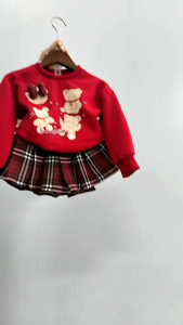 8-28kg_ Sét Áo Nỉ 2 Da in hình gấu chân váy kẻ đỏ sét bộ bé gái diện Noel Tết