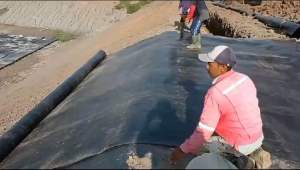 geomembran HDPE tebal 200 micron berbagai ukuran ( Terpal Tambak & kolam ikan )