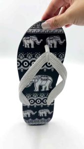 A18 รองเท้าแตะ รองเท้าผู้ชาย รองเท้าผู้หญิง รองเท้าแตะหูคีบ ทำจากยางพาราแท้ รุ่น ช้างไทย สกรีนชัด พื้นนิ่ม ไม่ลื่น ไม่ดีดน้ำ มีไซส์13